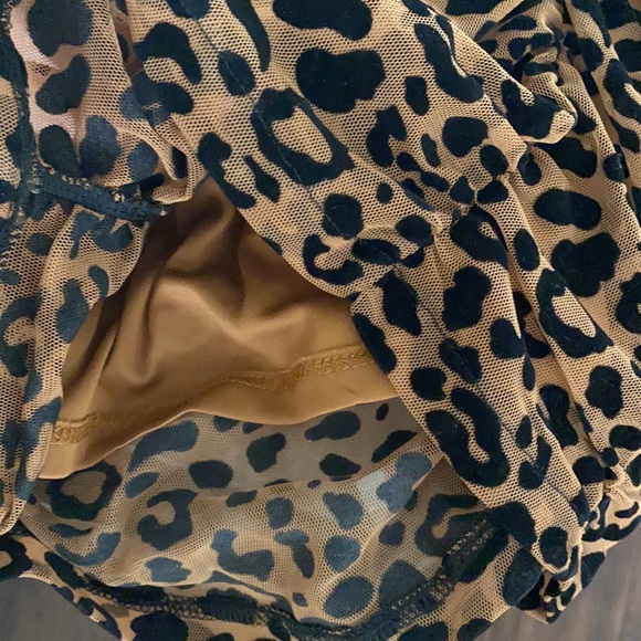 rouged leopard tight midi dress - Picture 10 of 10